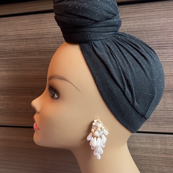 Pearl Dangling Drop Earrings - Picture 4 of 4